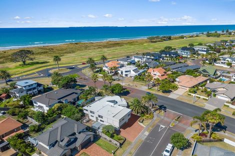 Photo of property in 2 Seychelles Drive, Papamoa Beach, Papamoa, 3118