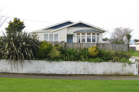 Photo of property in 10 Mouatt Street, Waitara, 4320