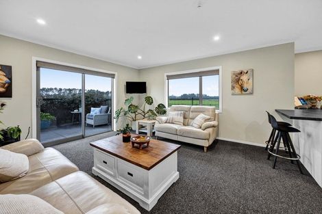 Photo of property in 7 Mercade Close, Stratford, 4332