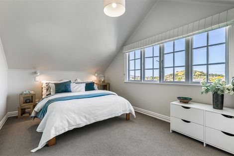 Photo of property in 4 William Bond Street, Stanley Point, Auckland, 0624