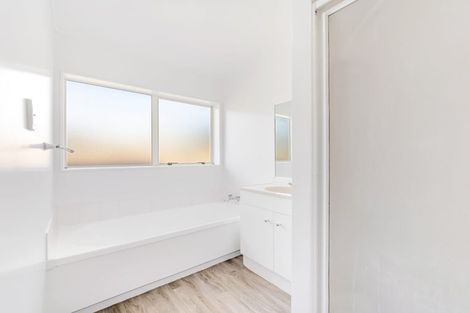 Photo of property in 5 Woodlark Close, Weymouth, Auckland, 2103