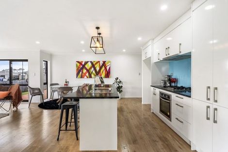 Photo of property in 33 Koroheke Road, Takanini, 2110