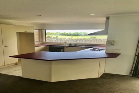 Photo of property in 51 De Havilland Drive, Goodwood Heights, Auckland, 2105