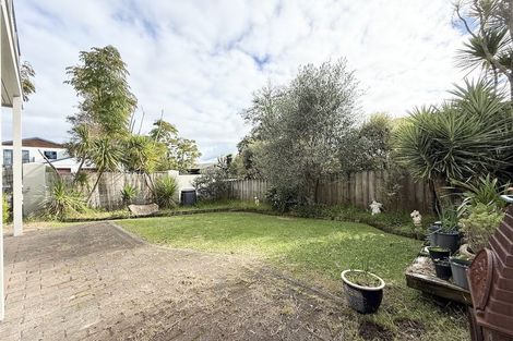 Photo of property in 1/86 Fernhill Way, Oteha, Auckland, 0632