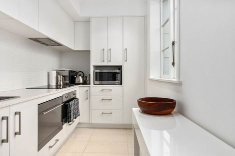 Photo of property in 8/2 Herne Bay Road, Herne Bay, Auckland, 1011