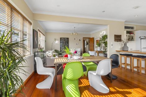 Photo of property in 9 Woburn Road, Northland, Wellington, 6012