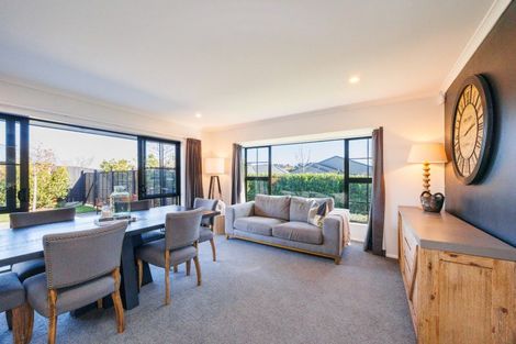 Photo of property in 2 Alpine Grove, Kelvin Grove, Palmerston North, 4414