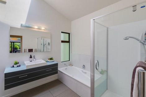 Photo of property in 95 Cannon Hill Crescent, Mount Pleasant, Christchurch, 8081