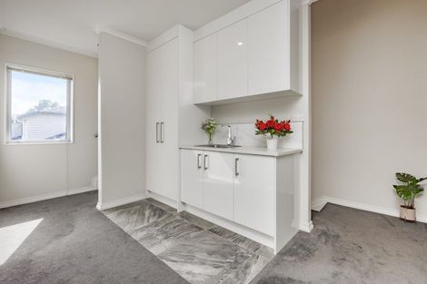 Photo of property in 3 Veneta Close, Flat Bush, Auckland, 2019