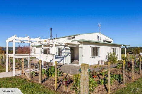 Photo of property in 141 Holyoakes Road, Kinloch, Taupo, 3377