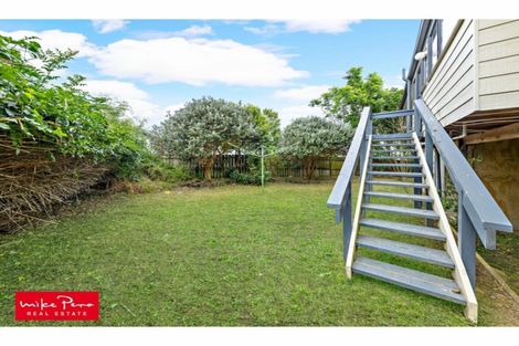 Photo of property in 20 Dungarvon Place, Clendon Park, Auckland, 2103