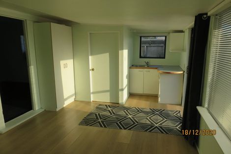 Photo of property in 2/328 East Coast Road, Sunnynook, Auckland, 0632