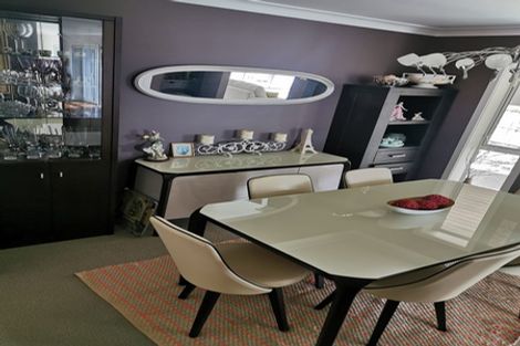 Photo of property in 67 San Valentino Drive, Henderson, Auckland, 0612