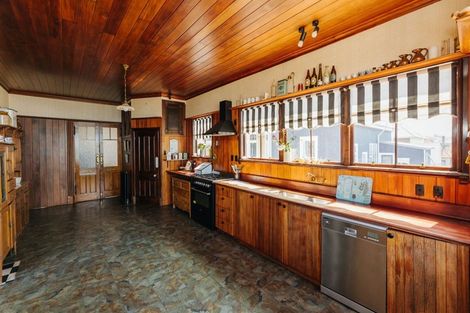 Photo of property in 19 Wharfe Street, South Hill, Oamaru, 9400