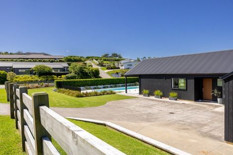Photo of property in 81 Solan Drive, Waimauku, 0812