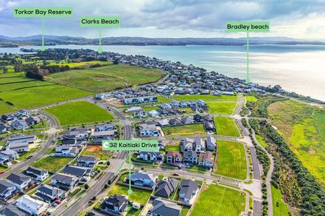 Photo of property in 32 Kaitiaki Drive, Clarks Beach, 2122