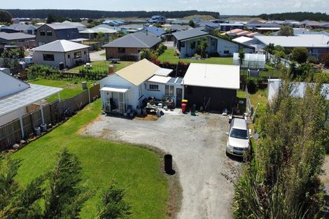 Photo of property in 95 Seabury Avenue, Foxton Beach, Foxton, 4815
