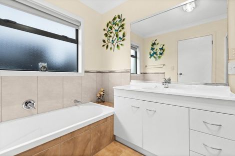 Photo of property in 10a Dolbel Street, Taradale, Napier, 4112