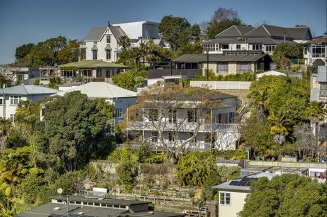 Photo of property in 12 Hadfield Terrace, Bluff Hill, Napier, 4110