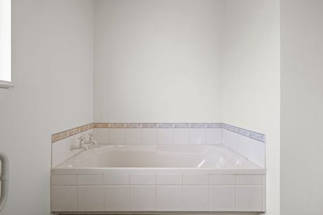 Photo of property in 24 Harvey Street, Waipahihi, Taupo, 3330