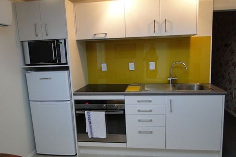 Photo of property in 17 Milne Terrace, Island Bay, Wellington, 6023