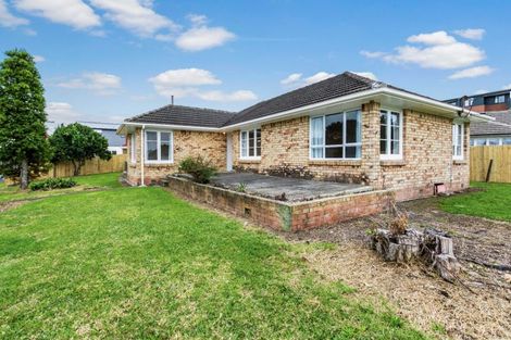 Photo of property in 16 Serjeant Street, Henderson, Auckland, 0612