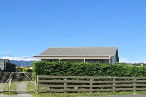 Photo of property in 1 Colenso Place, Otaki Beach, Otaki, 5512