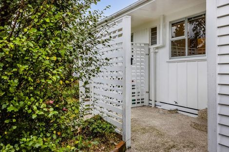 Photo of property in 5 Nikau Street, Inglewood, 4330