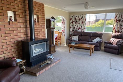 Photo of property in 21 Castle Street, Eltham, 4322