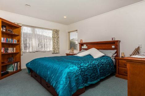 Photo of property in 2/74 College Road, Northcote, Auckland, 0627