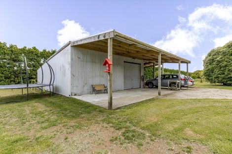 Photo of property in 280 Corbett Road, Paraite, New Plymouth, 4373