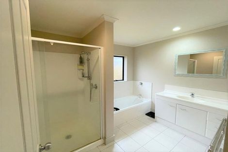 Photo of property in 10a Waione Avenue, Te Atatu Peninsula, Auckland, 0610