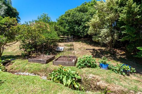 Photo of property in 2 Oxford Terrace, Coromandel, 3506