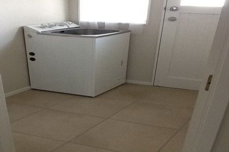 Photo of property in 285 Great North Road, Henderson, Auckland, 0612