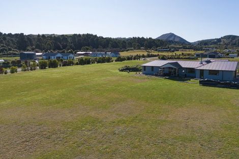 Photo of property in 6 Ribbonwood Lane, Kinloch, 3377