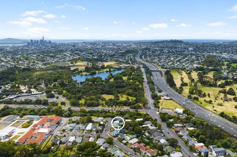 Photo of property in 5 Manor Place, Point Chevalier, Auckland, 1022