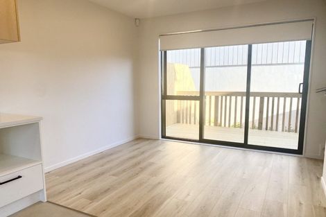 Photo of property in 35b Matipo Road, Te Atatu Peninsula, Auckland, 0610