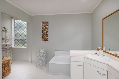 Photo of property in 582 Kerikeri Road, Kerikeri, 0293