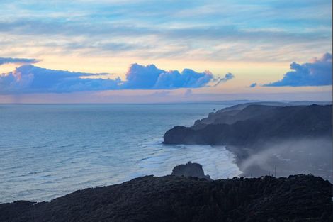 Photo of property in 43a Te Ahuahu Road, Piha, New Lynn, 0772