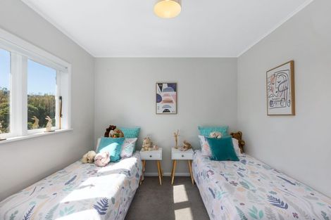 Photo of property in 23-23a Kapiti Crescent, Titahi Bay, Porirua, 5022