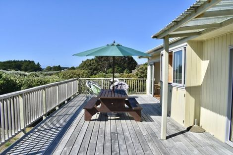 Photo of property in 45 Manga-pirau Street, Waikawa Beach, Manakau, 5573