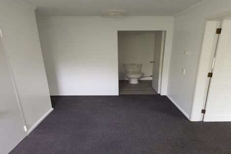 Photo of property in 28-28b Jane Grove, Paparangi, Wellington, 6037