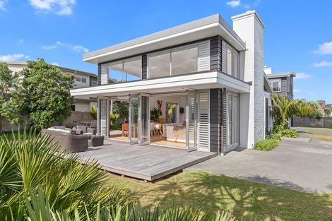 Photo of property in 9 Paraoa Crescent, Omaha, 0986