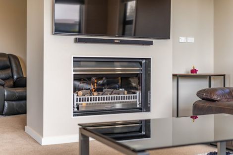 Photo of property in 51 Endeavour Drive, Whitby, Porirua, 5024