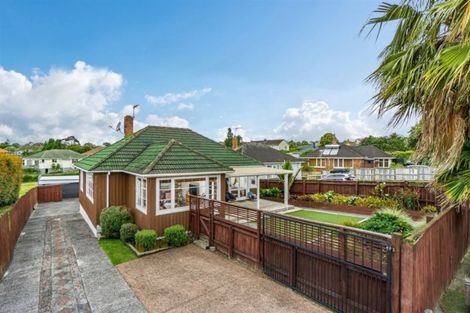 Photo of property in 46 Philomel Crescent, Bayswater, Auckland, 0622