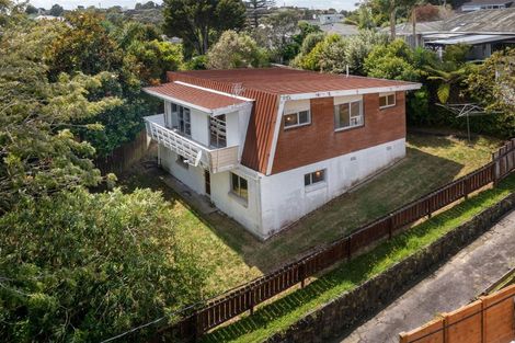 Photo of property in 2/35a Rangatira Road, Beach Haven, Auckland, 0626