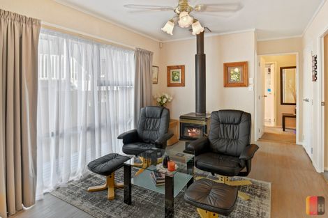 Photo of property in 7 Oakmont Place, Wattle Downs, Auckland, 2103