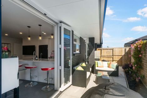 Photo of property in 14 Toi Place, Papamoa, 3118