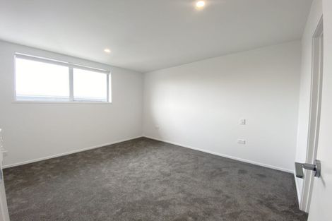 Photo of property in 2/7 Flanshaw Road, Te Atatu South, Auckland, 0610