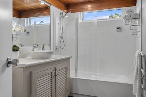 Photo of property in 19 Kent Lodge Avenue, Avonhead, Christchurch, 8042